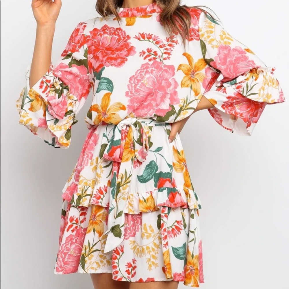 BRAND NEW Petal and Pup Peta dress